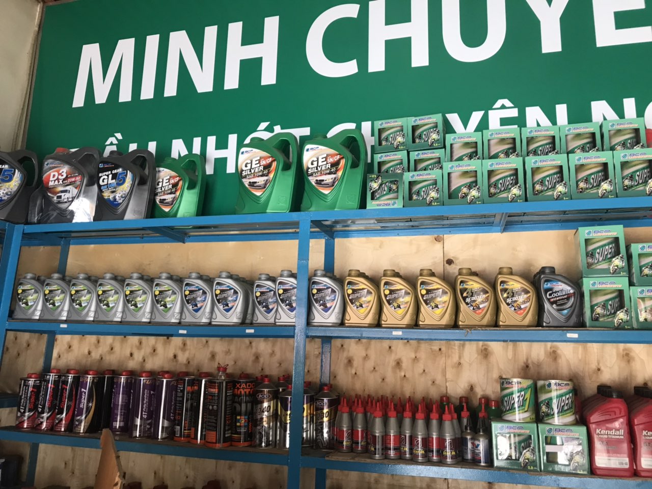 Sản phẩm nhớt Thái Lan tại các cửa hàng rửa xe